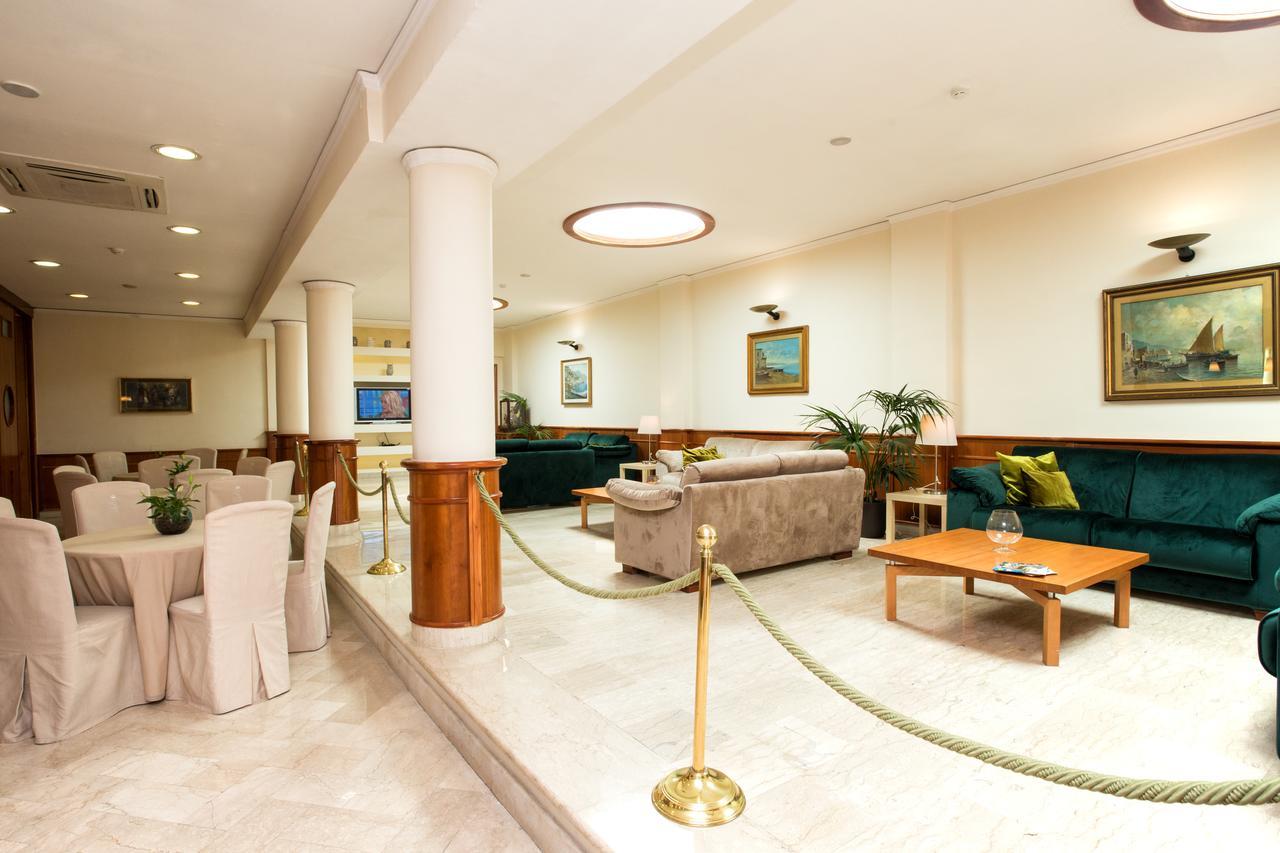 Hotel Villa Serena Кастелламмаре-ди-Стабия Экстерьер фото